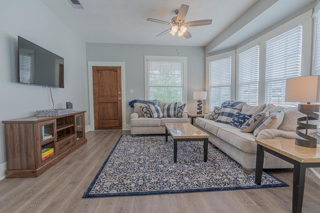 Uptown Cottage Newly Updated Home Near The Strand Galveston Harbor And Utmb Екстер'єр фото